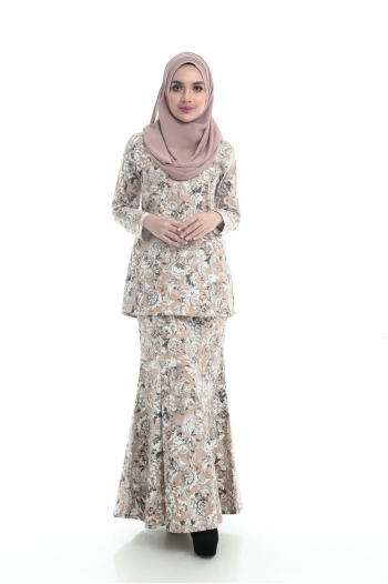 Rania Kurung Peach&White